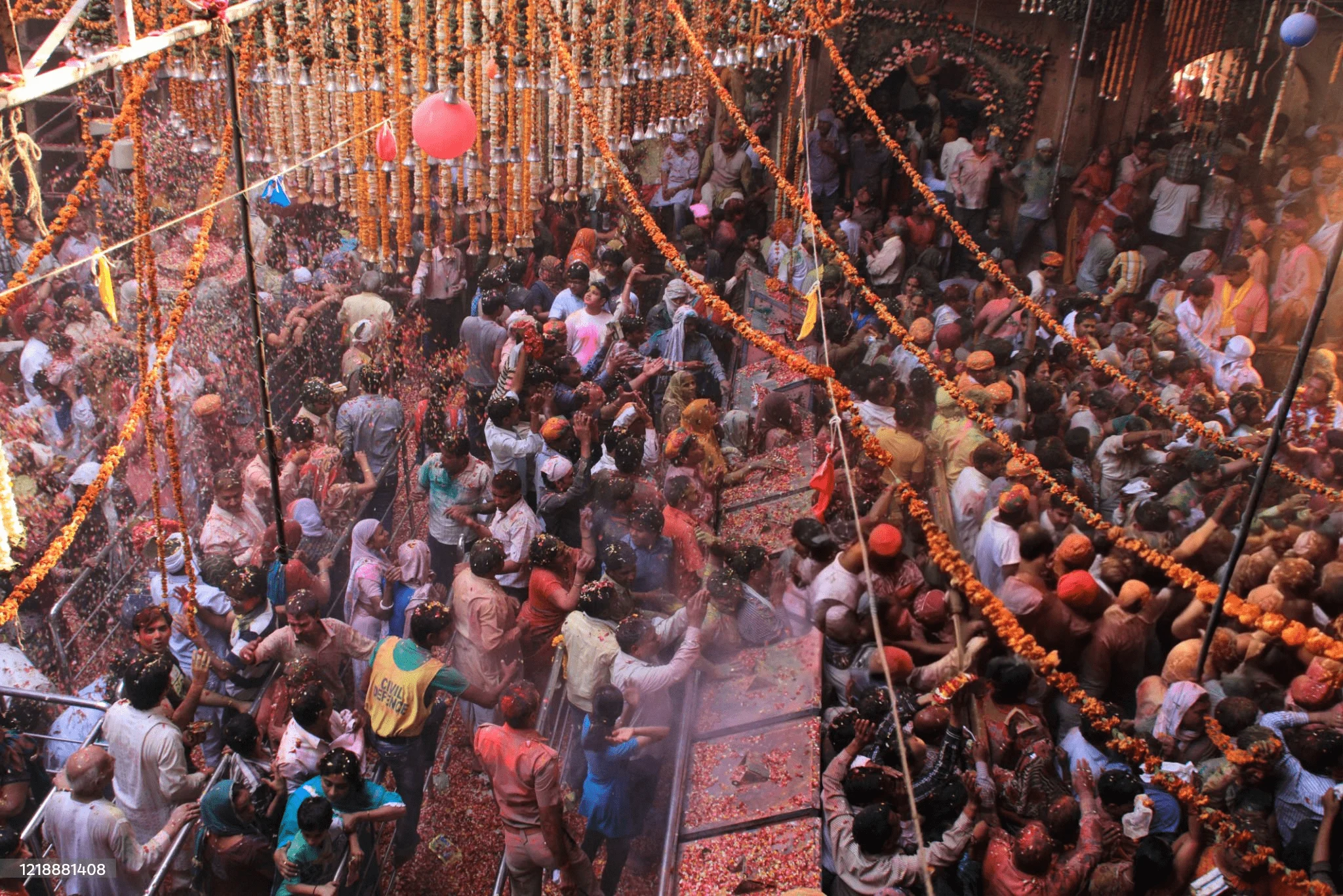 Phool-wali-Holi-in-mathura